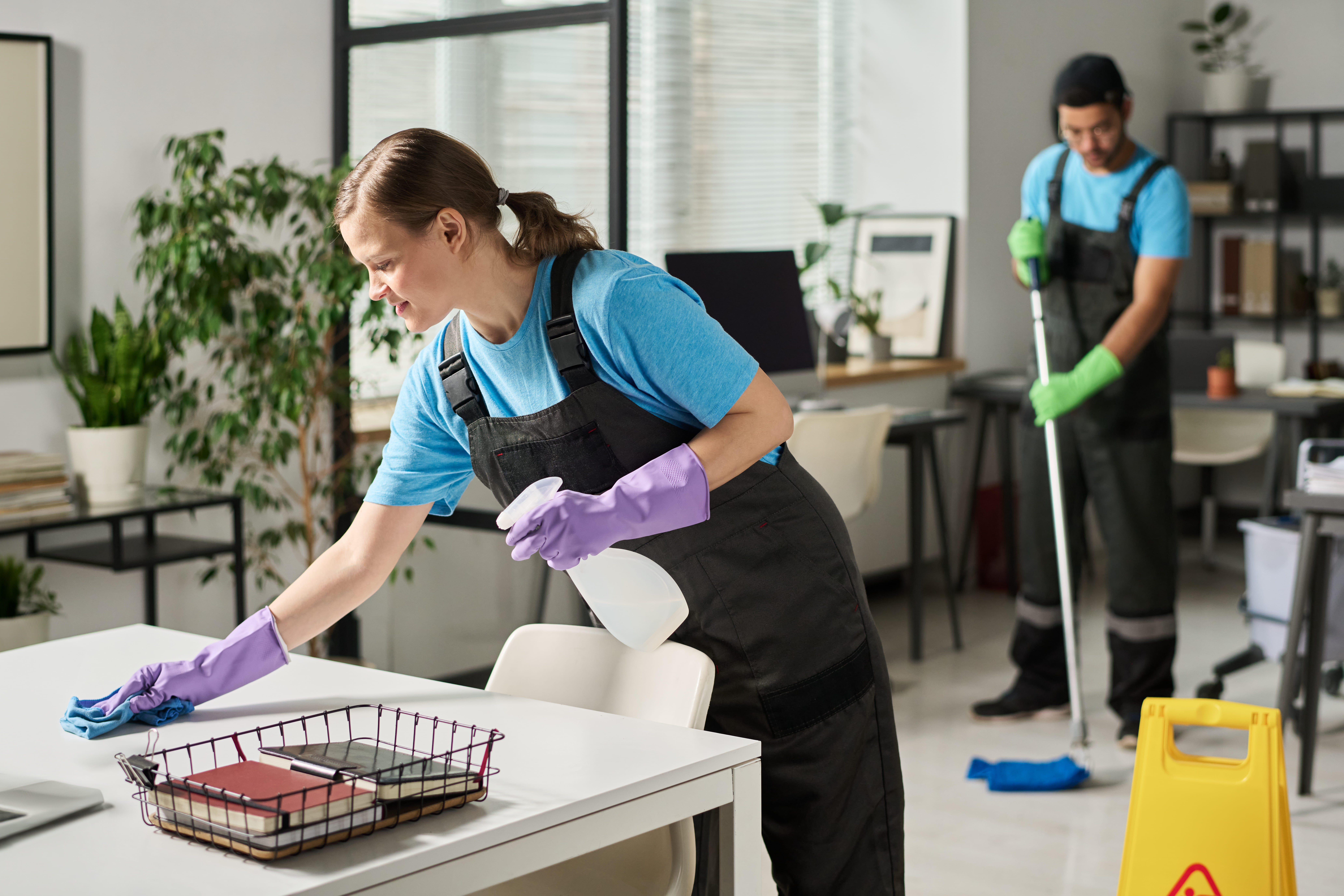Professioneel schoonmaakbedrijf Glans en Glas aan het werk